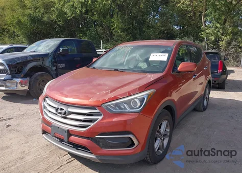 2017 Hyundai Santa Fe Sport 2.4L z USA, uszkodzony, nr VIN 5XYZT3LB2HG495952